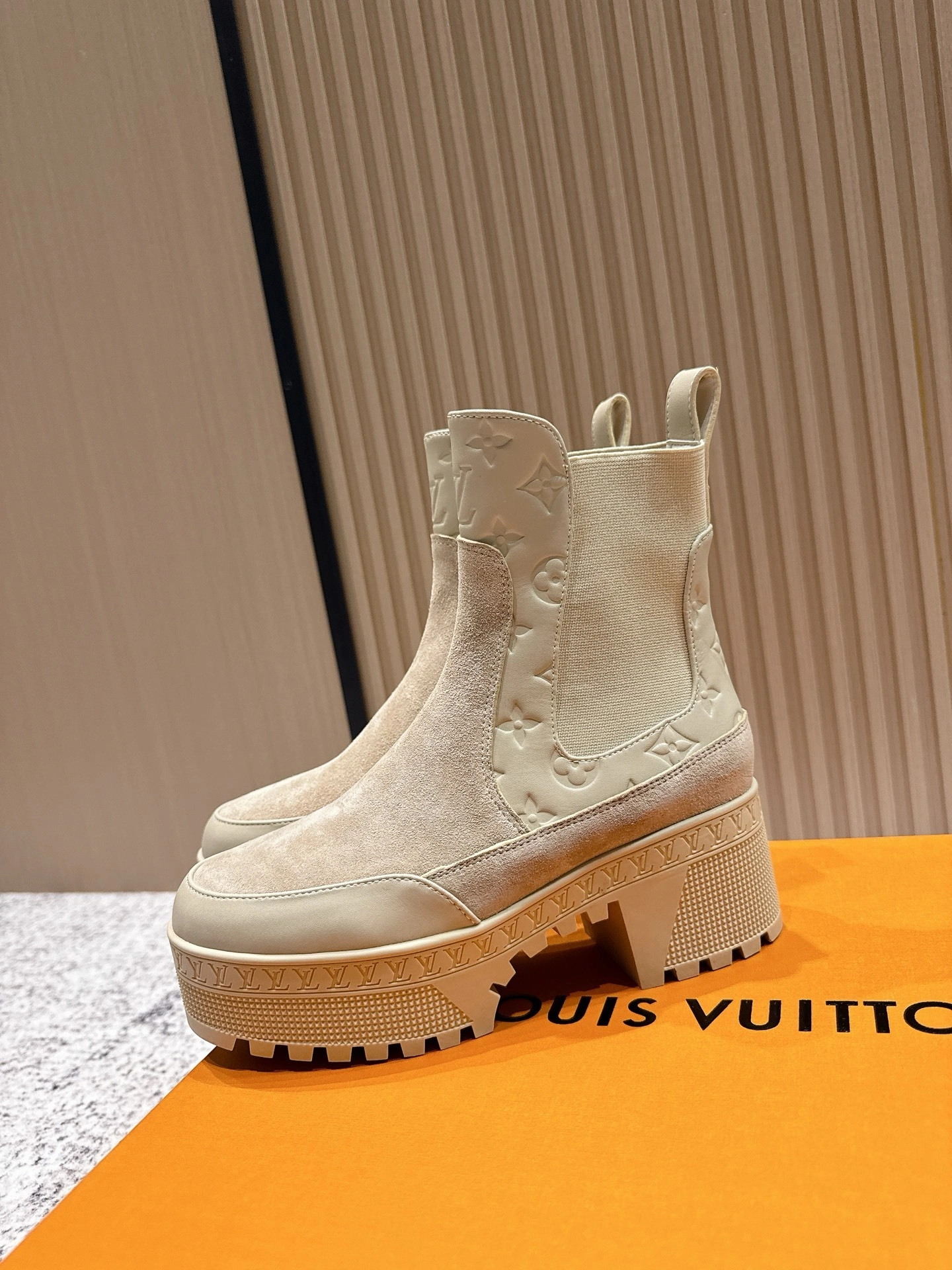 COCO-- 8V 1AC7WU cowhide Heel height ：7cm Waterproof：3.5cm item:E-X362J2908
